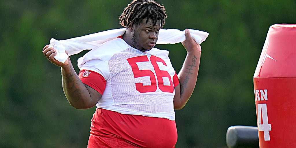 Desmond Watson: The Heaviest Player in NFL History Making Waves with the Buccaneers