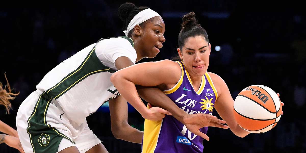 Storm Dominate Sparks 98-67 to Secure Home Victory