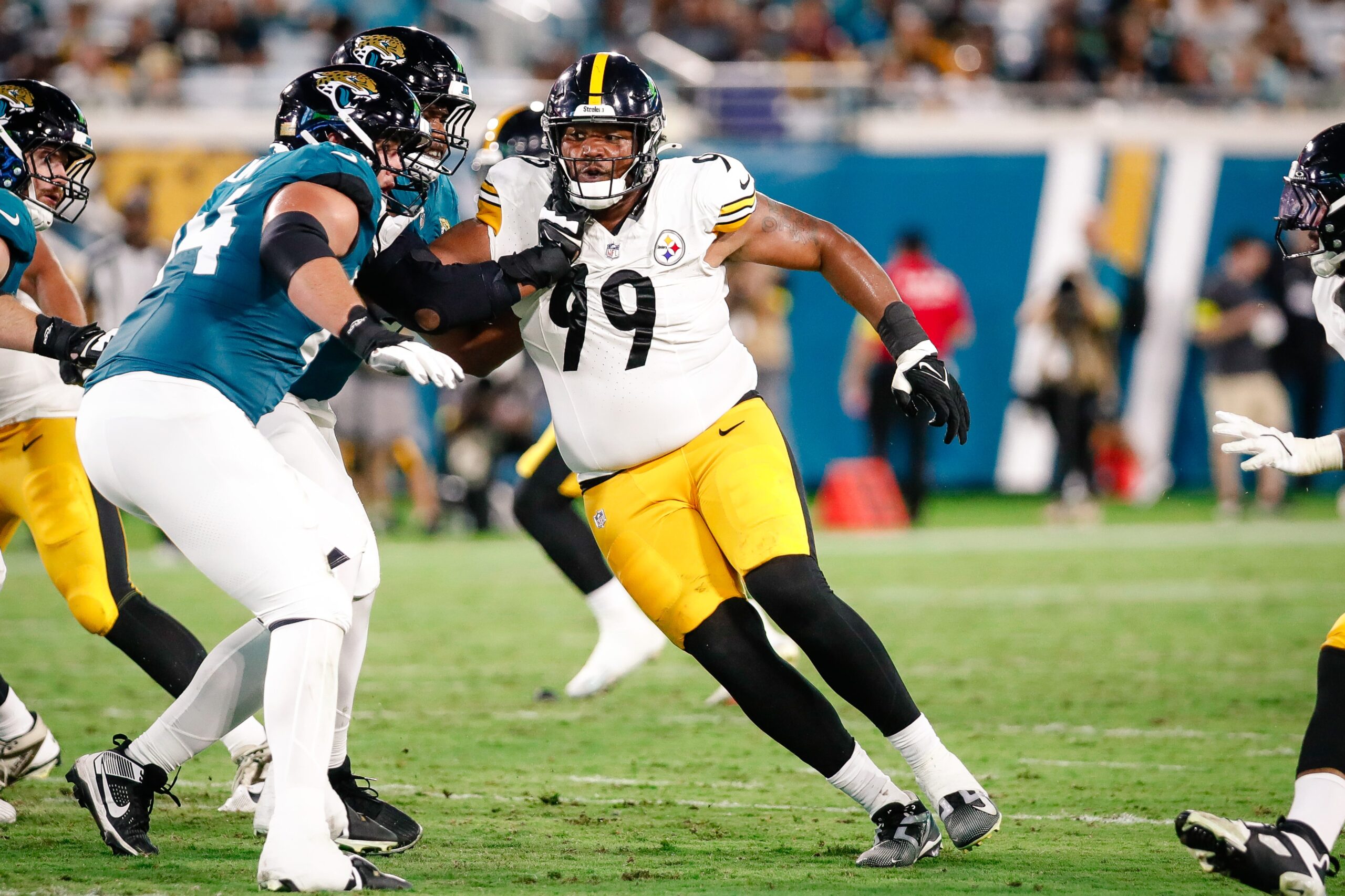 Derrick Harmon Suffers Knee Injury During Preseason Game