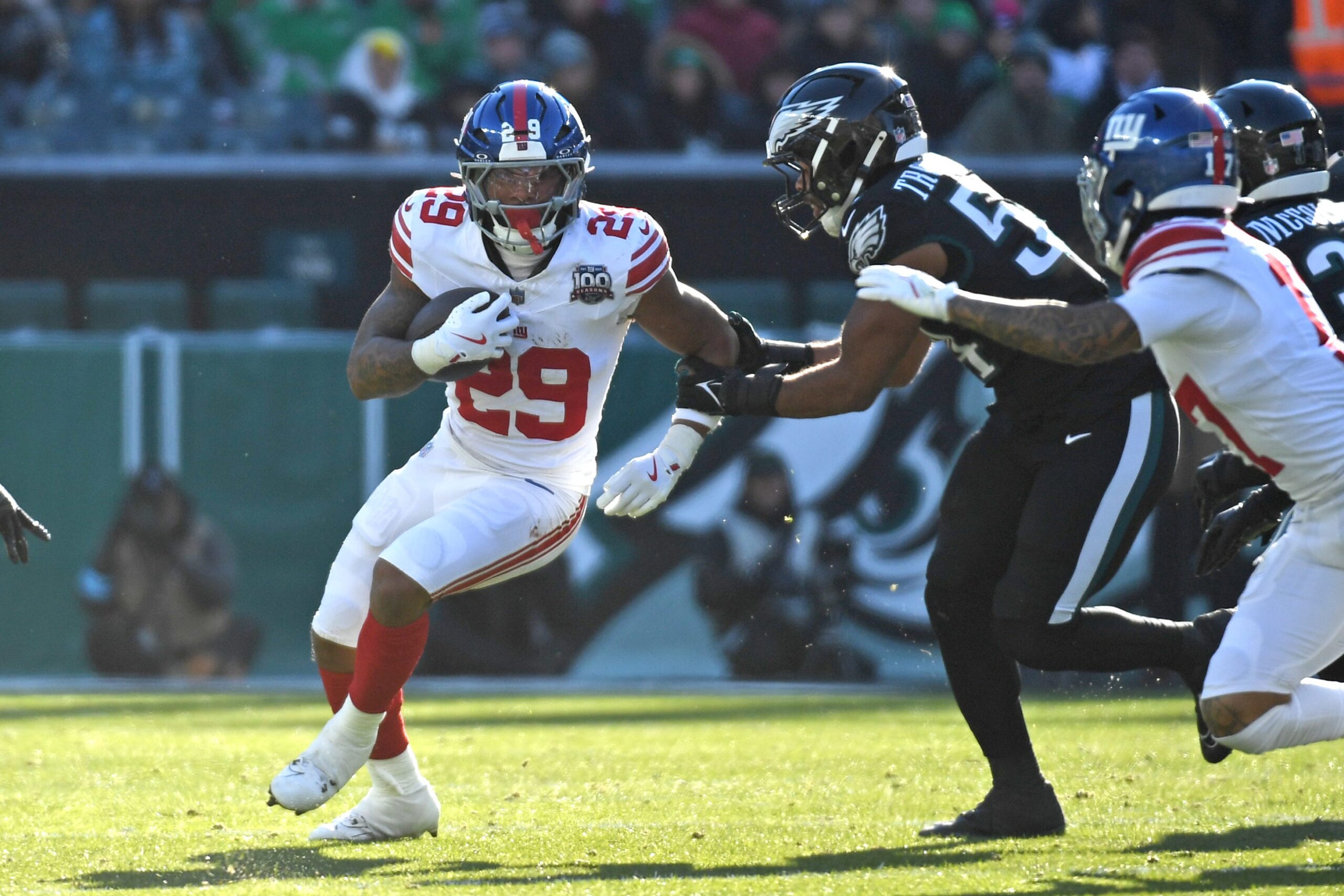 Giants Secure First Win by Defeating Chargers 21-18 Giants Secure First Win by Defeating Chargers 21-18