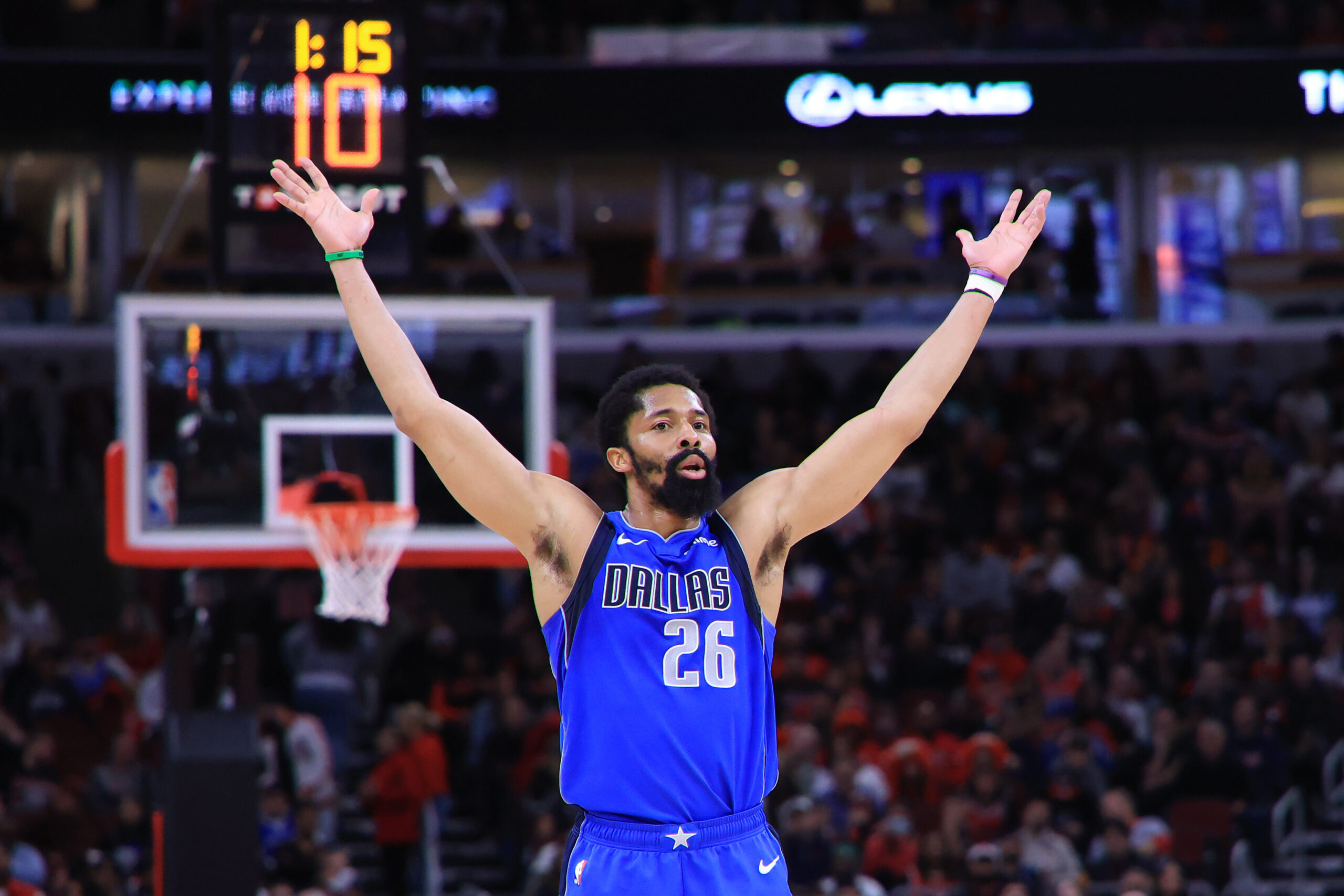 Spencer Dinwiddie Supports Deion and Shedeur Sanders, Reflects on Colorado Football Spencer Dinwiddie Supports Deion and Shedeur Sanders, Reflects on Colorado Football