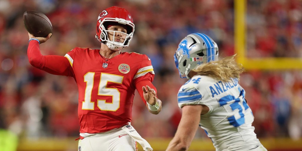 Chiefs Conquer Lions: Mahomes Shines in Epic Showdown Chiefs Conquer Lions: Mahomes Shines in Epic Showdown