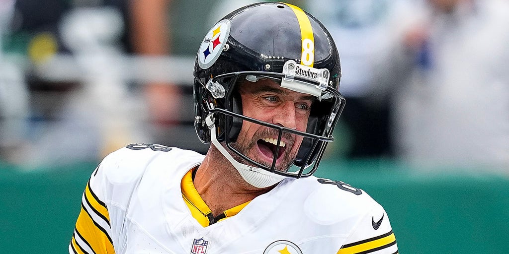 Aaron Rodgers Soars Past Roethlisberger to Rewrite NFL Passing Records Aaron Rodgers Soars Past Roethlisberger to Rewrite NFL Passing Records