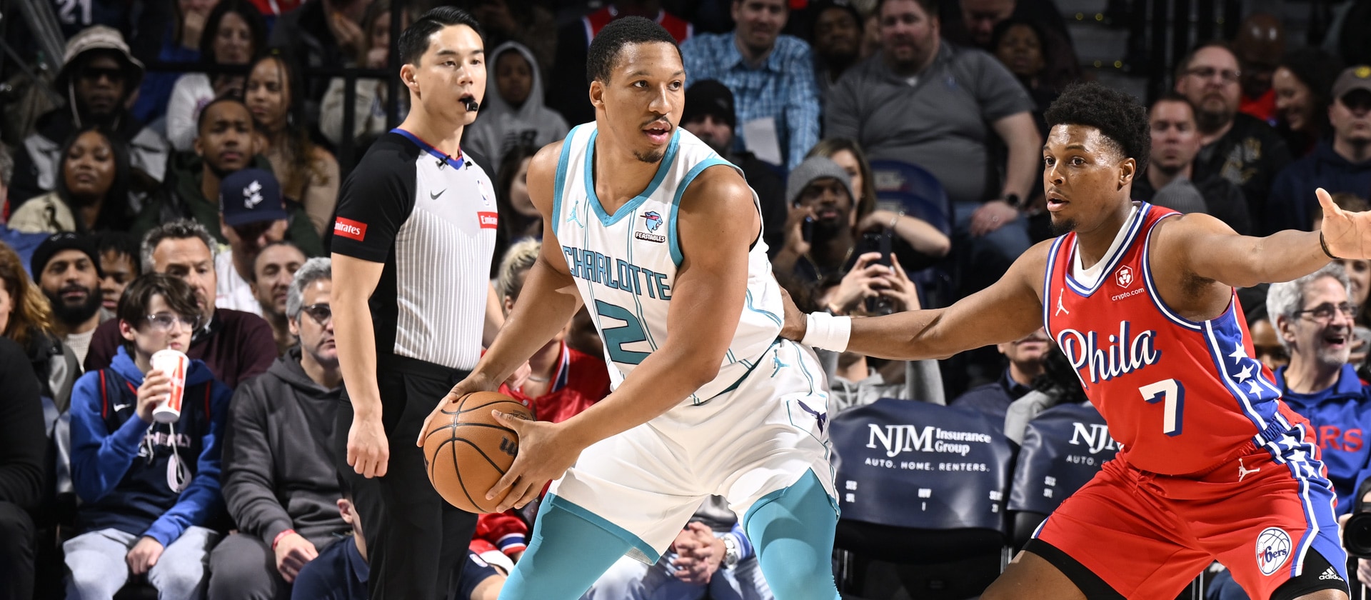 76ers Secure Thrilling 125-121 Victory Over Hornets in Home Opener