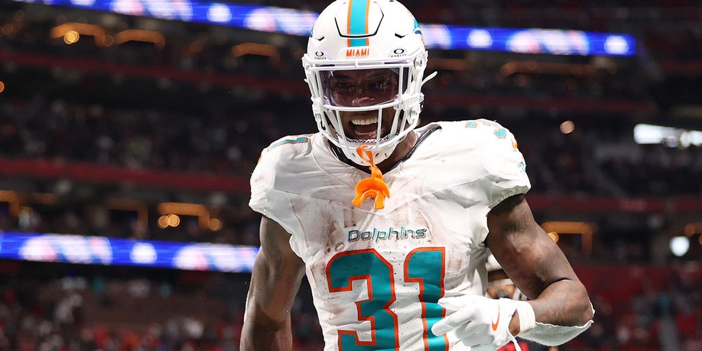 Miami Dolphins Struggle to Overcome Adversity Amidst Disappointing Season