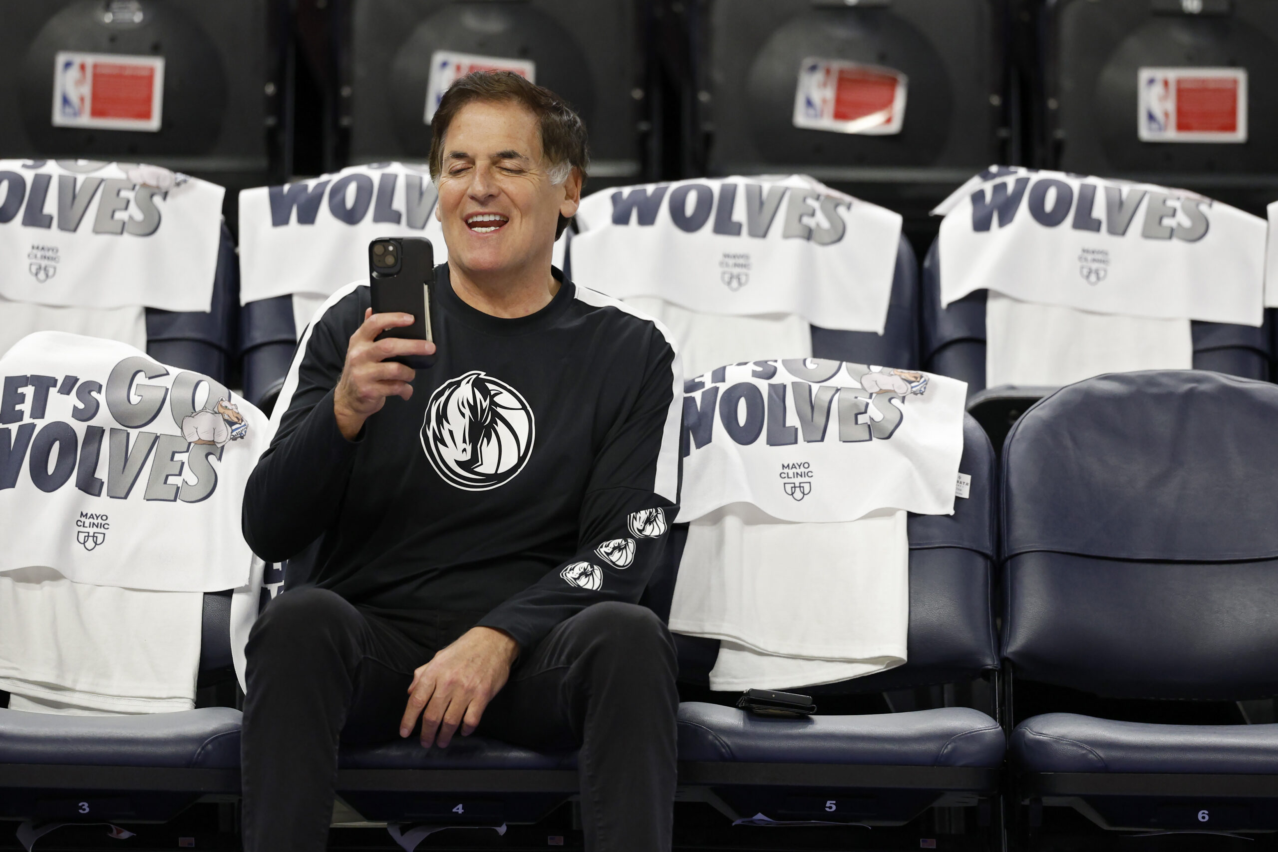 Mark Cuban Reacts to Chris Paul’s Retirement Announcement