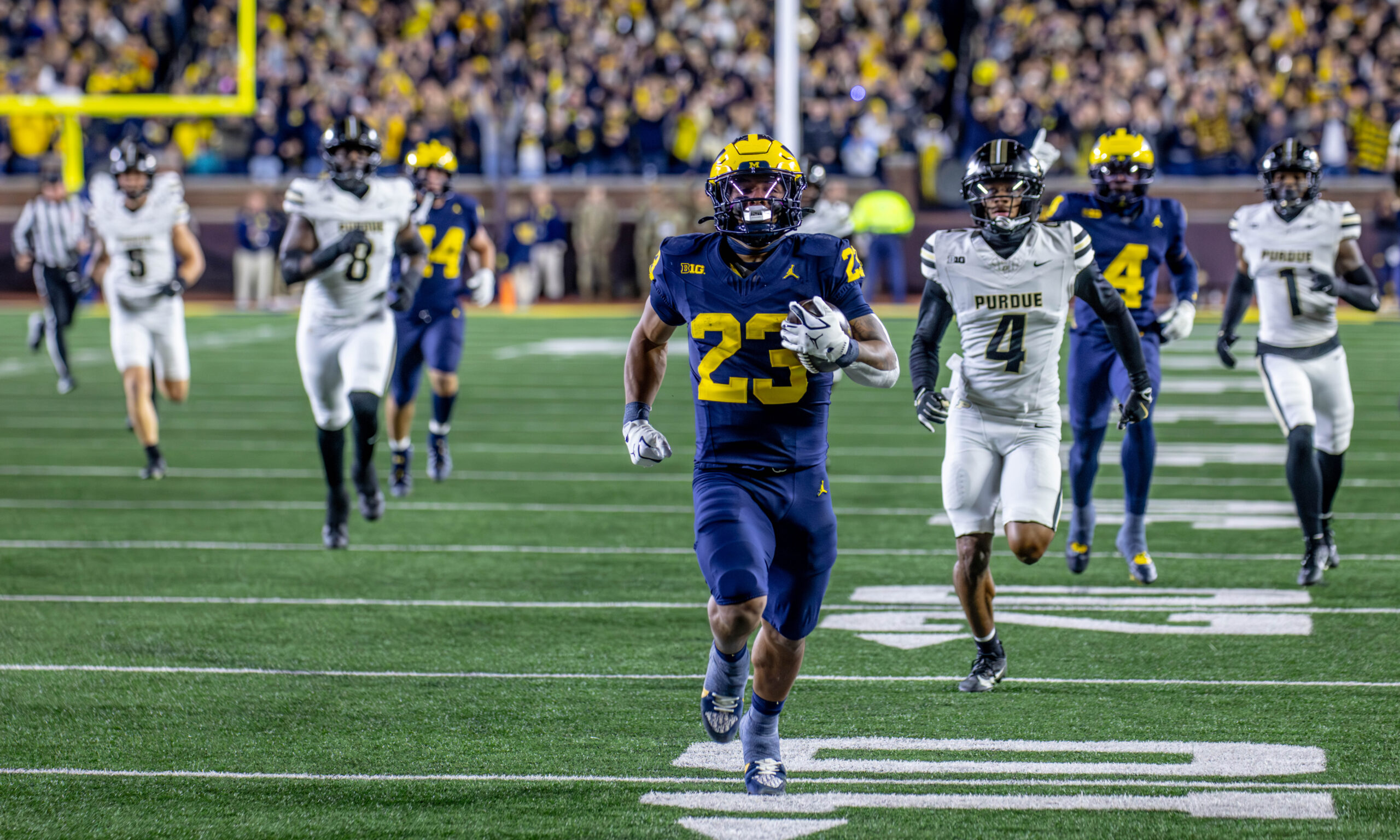 Michigan Wolverines Edge Out Purdue Boilermakers in Close Matchup