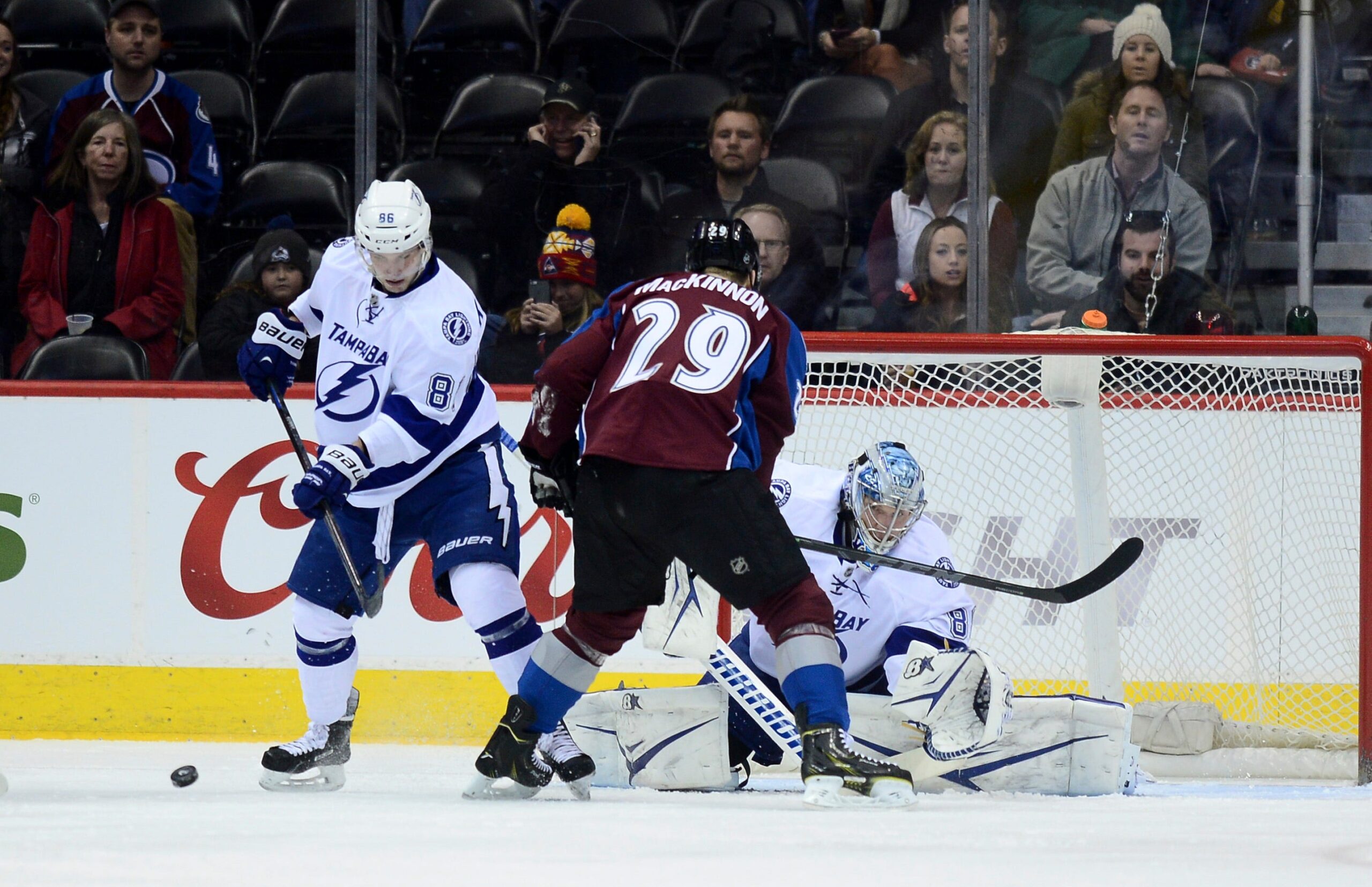 Avalanche Edge Out Lightning in Thrilling NHL Rematch