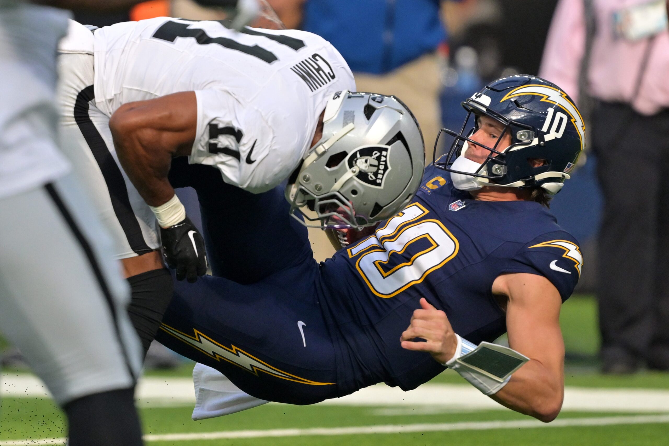 Raiders Struggle and Stumble in 31-14 Defeat to Chargers