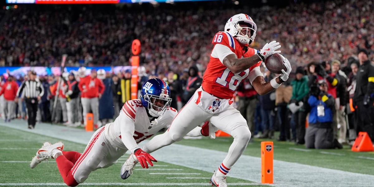 New England Patriots Dominate Giants to Secure Top Seed in AFC