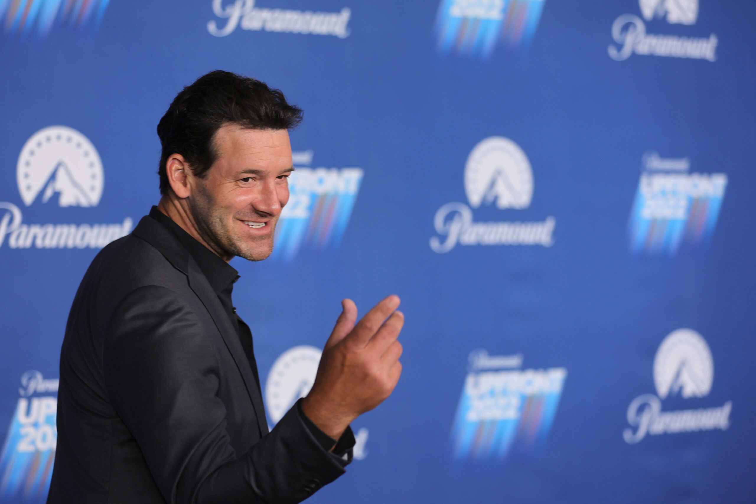 Tony Romo Calls Bill Belichick Hall Of Fame Snub “Ridiculous” Tony Romo Calls Bill Belichick Hall Of Fame Snub “Ridiculous”